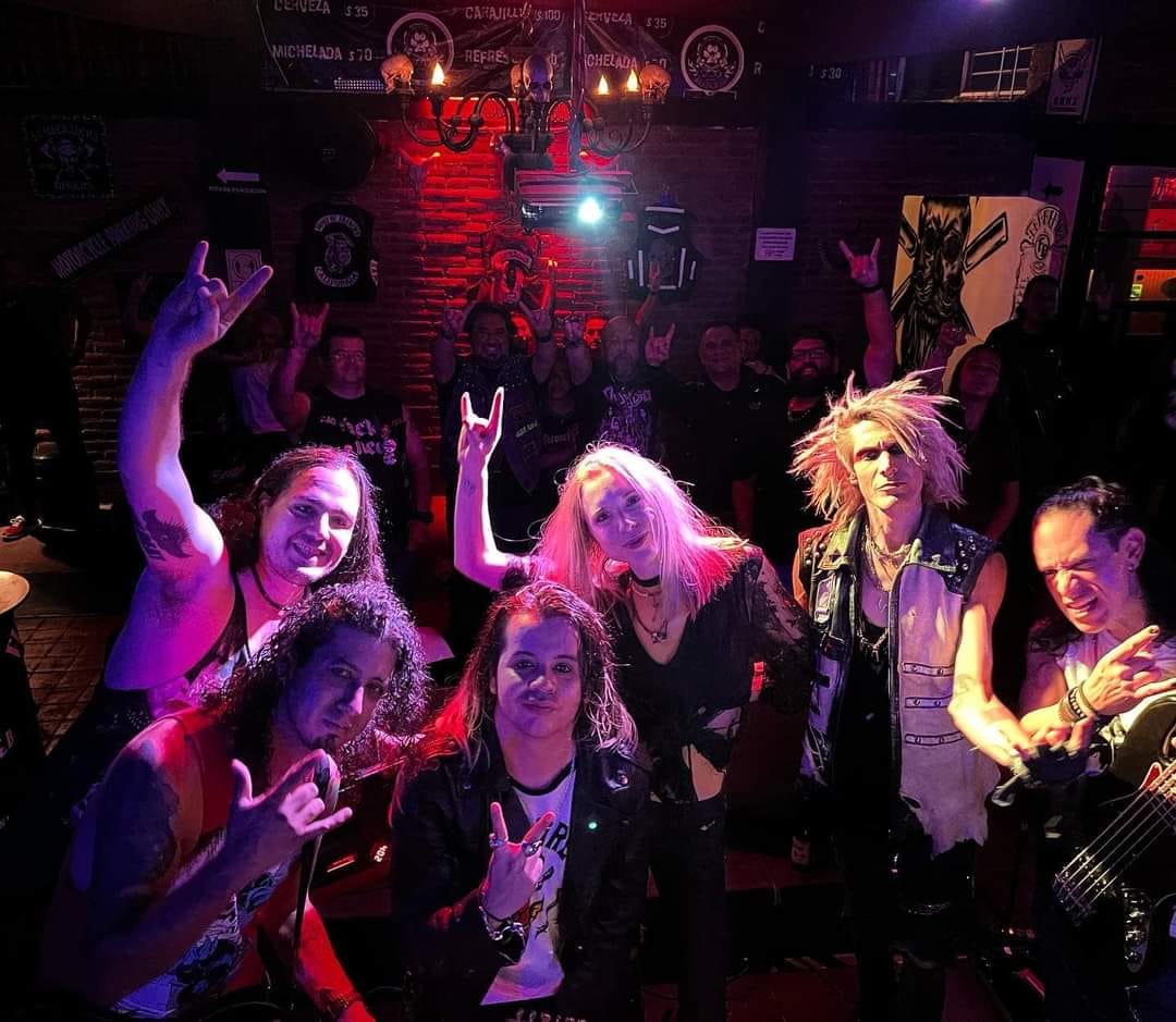 HardAvn's tweet photo. Simplemente GRACIAS!!!! 🤘🤘🤘⚡
Nos vemos pronto Querétaro!!!
Thanks @EricJayk  @wildstreet https://t.co/6QVFvssA6v