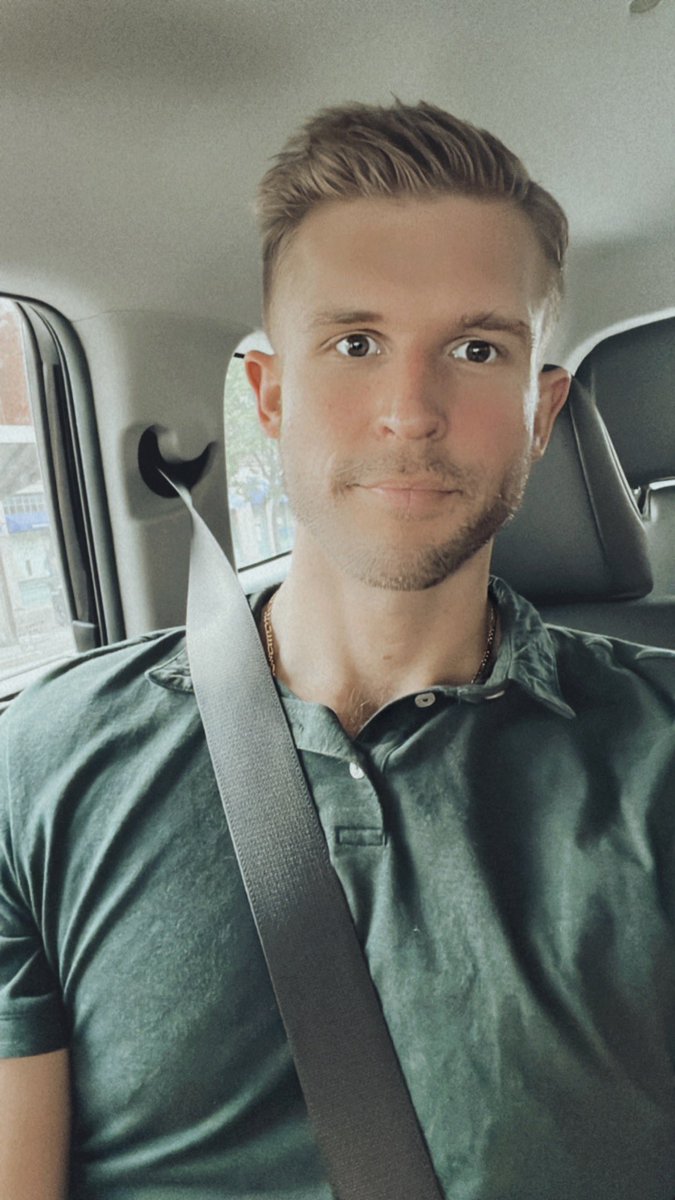 mattybooz's tweet image. I left the house on a Monday night. Please clap.