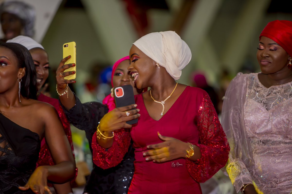 AlimarVision's tweet photo. Les étudiants (es) de l‘IFACE ont été d‘une beauté divinement cartésienne lors de leur dîner de gala au Cices.

📷📽: photos et videos #alimargroup

@IfaceInstitut 
#UCAD

#couvertureevenement
#photography
#videography https://t.co/jyHDXslIjp