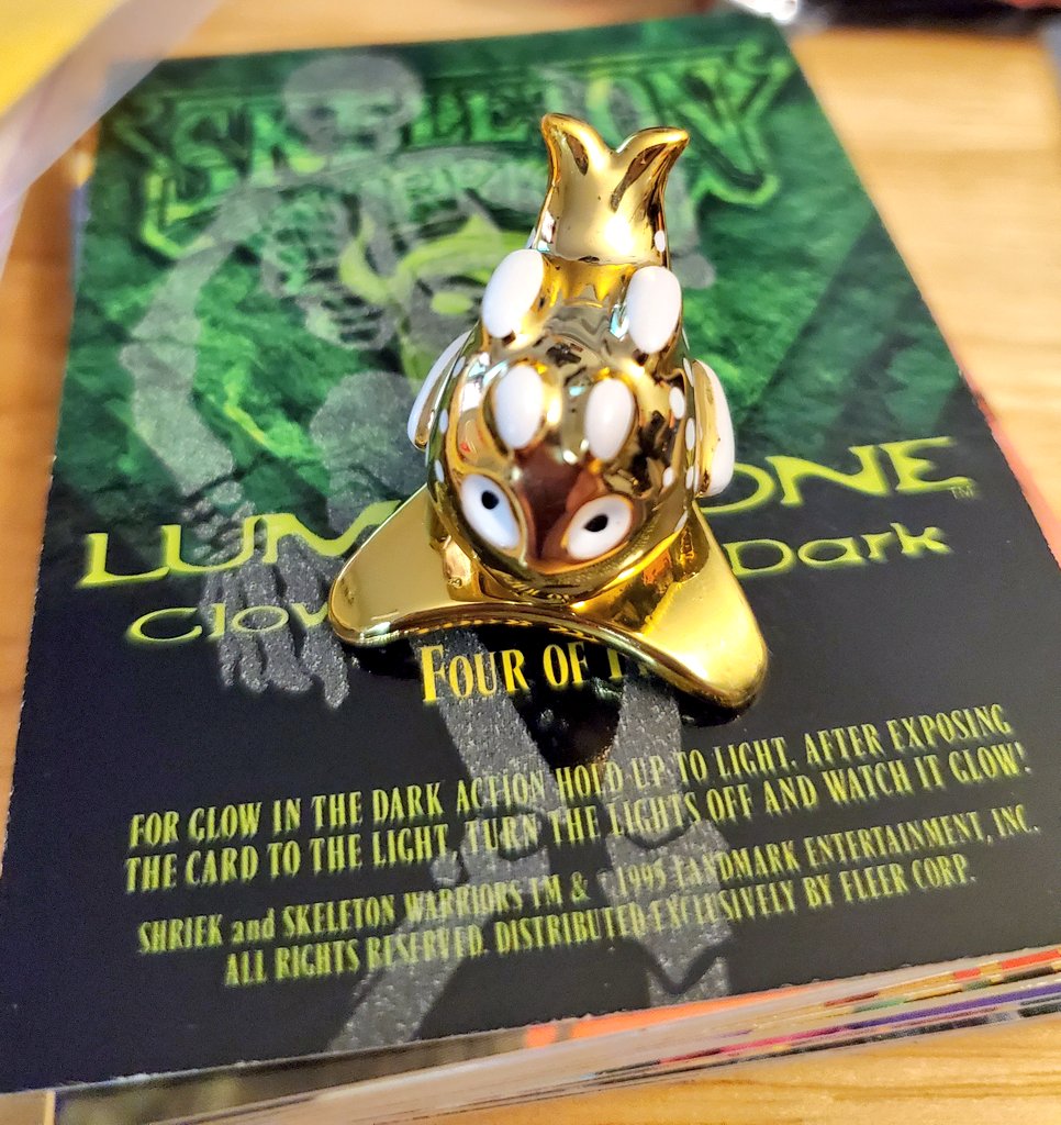wolfpak999's tweet photo. Love this month's #Funpack and honestly can't decide my favorite part! Was lucky enough to pull a super rare Star Monster and a glow in the dark skeleton warrior card so I'm pumped! #DinosaurDracula @DinosaurDracula https://t.co/eFP18nBEGz
