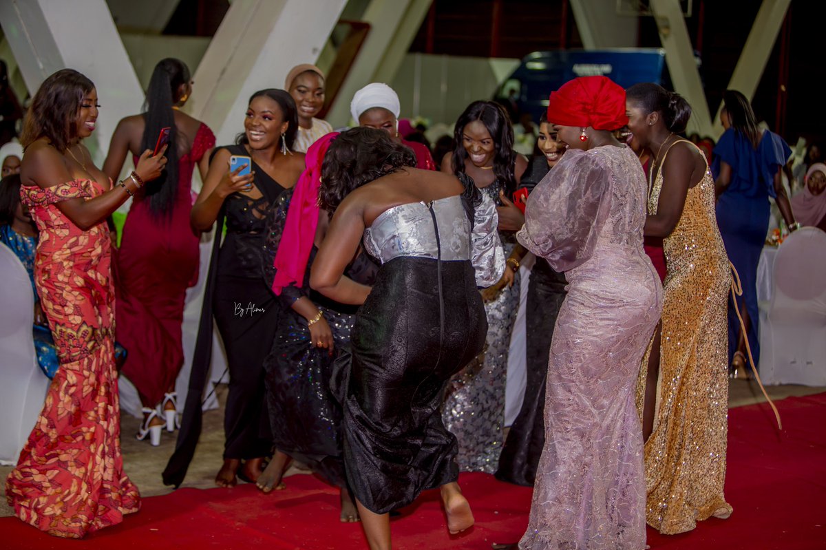 AlimarVision's tweet photo. Les étudiants (es) de l‘IFACE ont été d‘une beauté divinement cartésienne lors de leur dîner de gala au Cices.

📷📽: photos et videos #alimargroup

@IfaceInstitut 
#UCAD

#couvertureevenement
#photography
#videography https://t.co/yYiE7sosS4