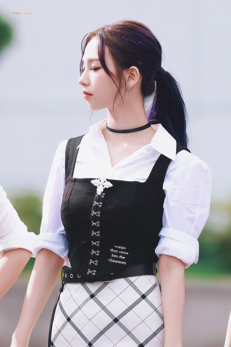 karinaspics's tweet photo. prettiest side profile https://t.co/vIMQxgoVbd