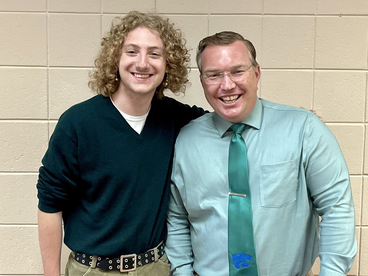 ISD196schools's tweet photo. Number 1 and 2 in the COUNTRY! Yes, you read that right. Mfaz Mohamed Ali of @AVHSforensics and James Eiden of @EaganSpeech earned first and second, respectively, in humorous interpretation during the 2022 National Speech and Debate Tournament! #196pride https://t.co/Zh3p9CkJUs