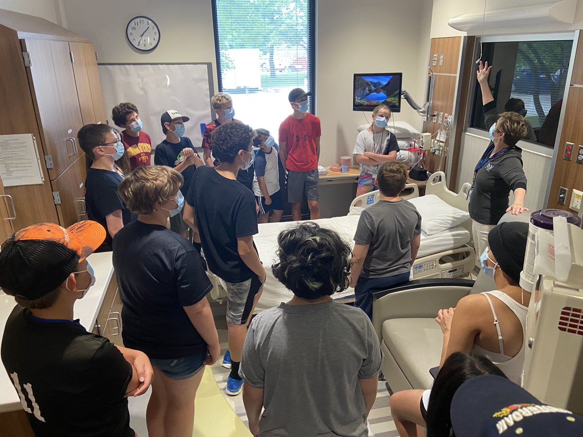 STEM_IA's tweet photo. Digital footprints, bartering, and touring the #NIACC Health Simulation Center made for an awesome start to week three! Complete with a PPE relay race! #VerizonInnovativeLearning ⁦@myniacc⁩ ⁦@NACCE⁩ https://t.co/P4RyTAAdh7