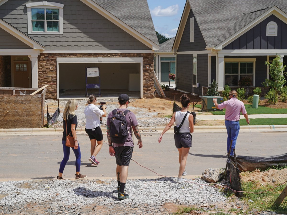 HigharcHomes's tweet photo. Our Builder Partnerships team frequently QAs Higharc-automated plan sets to ensure accuracy and optimization for field teams.

Come design the future of homebuilding at Higharc! Browse our open roles: https://t.co/HfJX2ZJ3LN

#Higharc #architecture #ArchitecturalTechnology https://t.co/Qc7DFcNLMA
