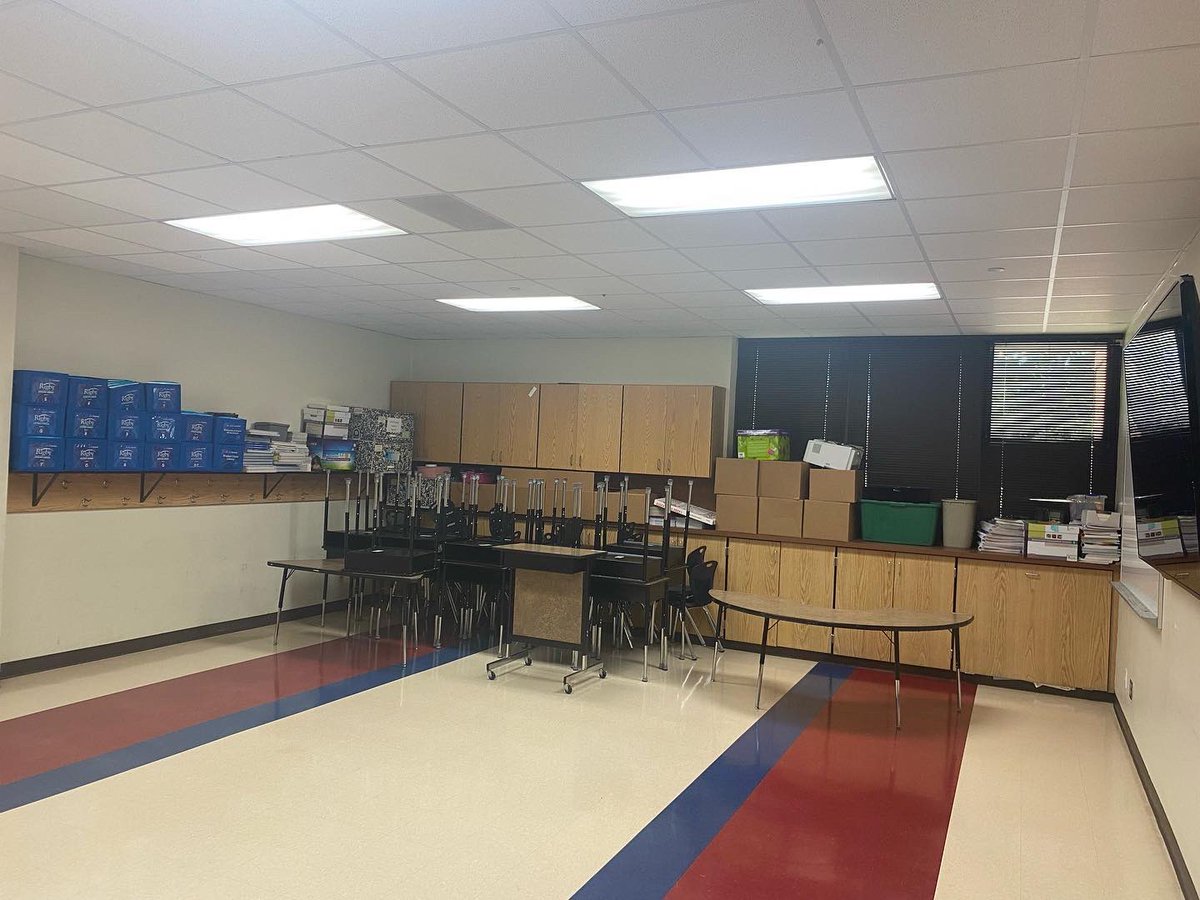 MissDiazClass's tweet photo. Before and After #backtoschool https://t.co/asRPmBEDT4