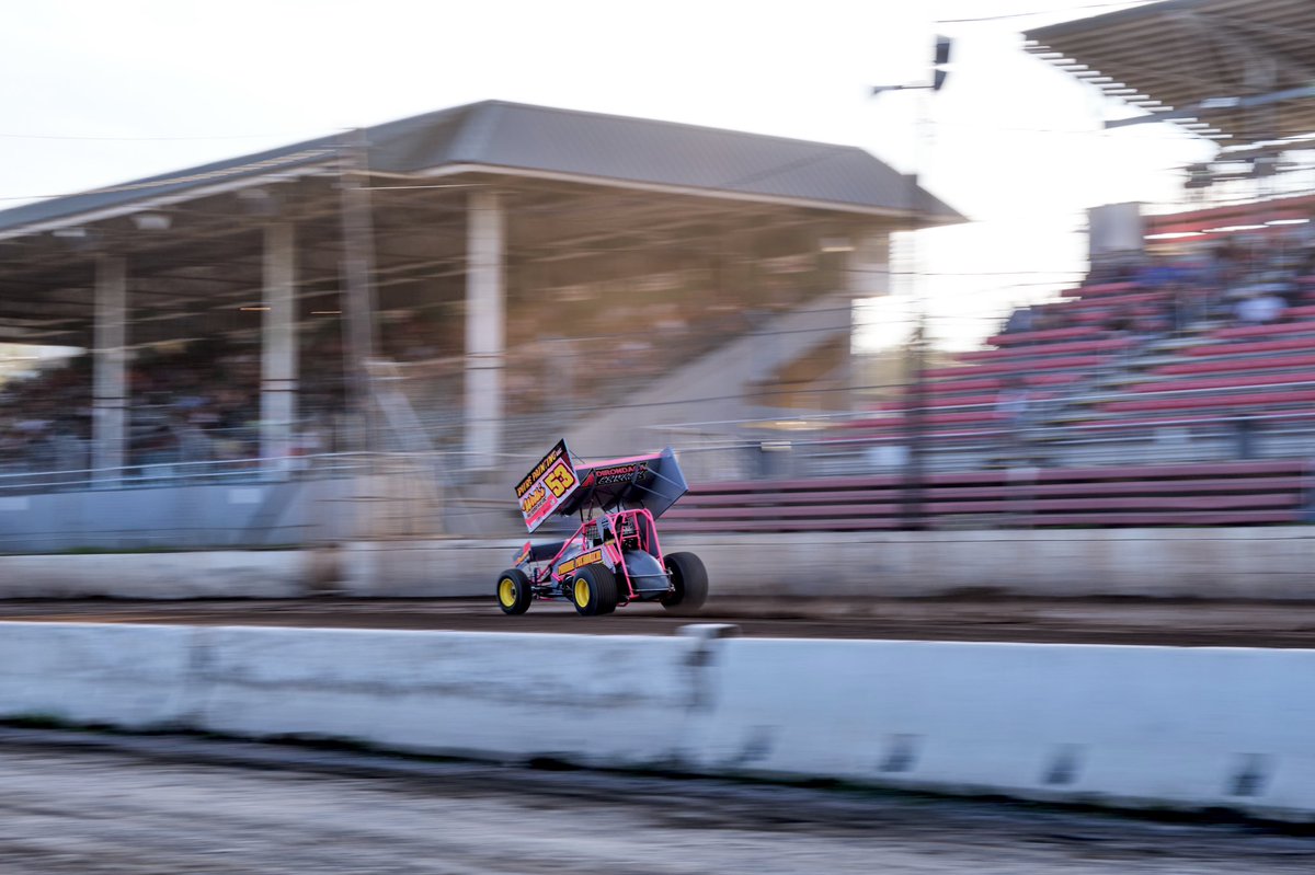 CGusetelu's tweet photo. Sprint car at @OcfsRacing @ESSprints @ShawnDonath1 

#sprintcar https://t.co/QJqKMaO1iq