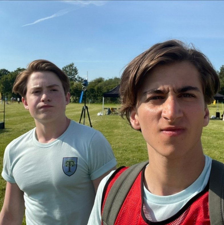 hourlybash's tweet image. 