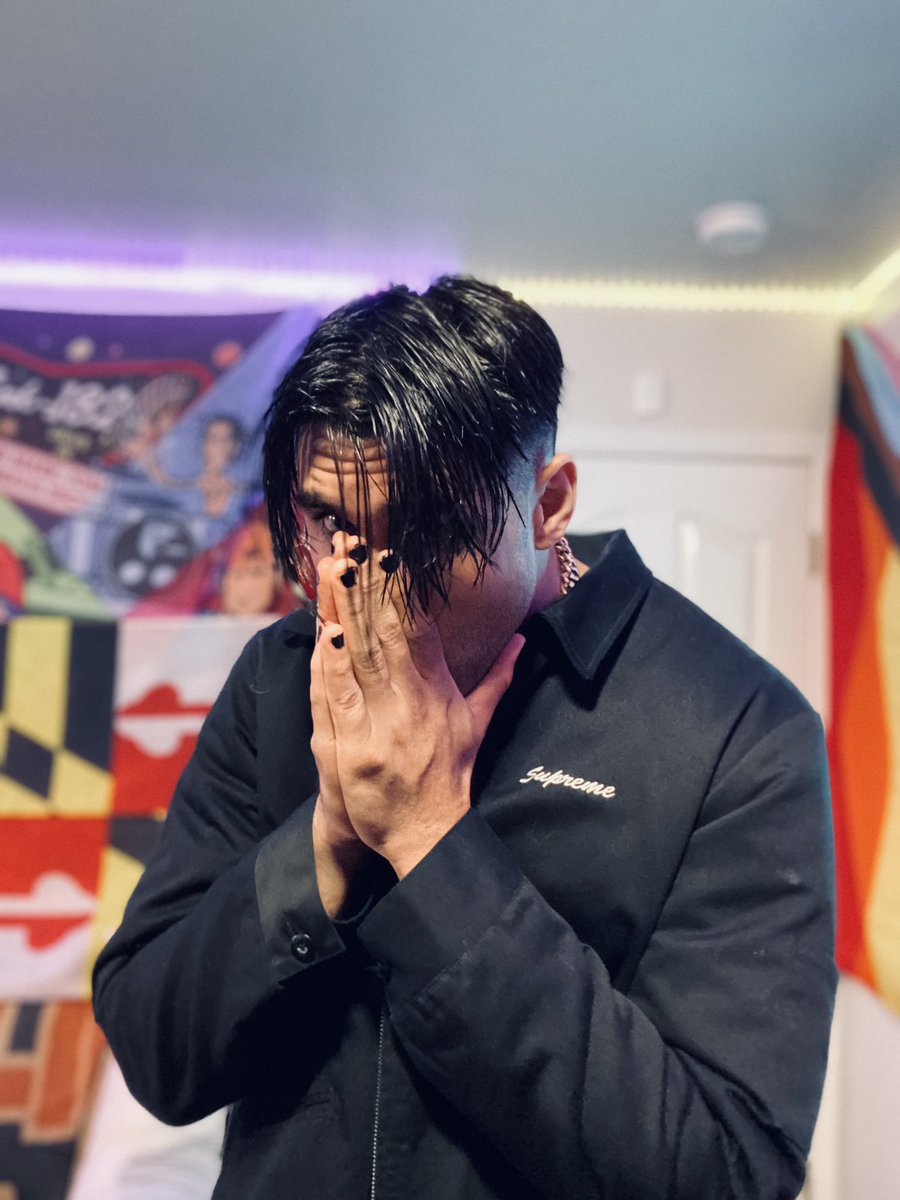 thonggdelonge's tweet image. hi, 
Officially the last music stream is upon us. I’m a lil sad about it.

Stream link below 

we live now