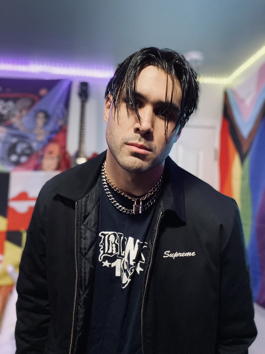 thonggdelonge's tweet image. hi, 
Officially the last music stream is upon us. I’m a lil sad about it.

Stream link below 

we live now