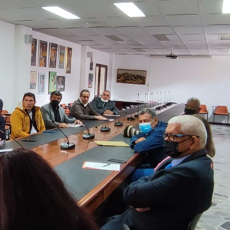 MaestroASOMATE's tweet photo. Sindicato #ASOMATE se reune con Ministro de Educación designado @agaviriau en comisión de @CGTCol donde se plantearon elementos para construir una gestión propositiva desde las organizaciones sindicales del sector educativo colombiano. https://t.co/JIkxK9mVGi