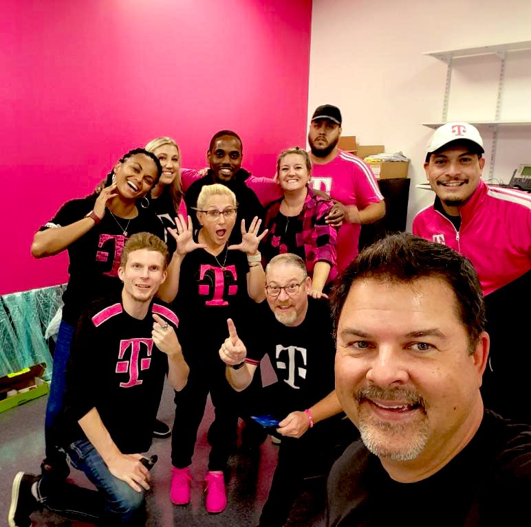 This team sure had some serious fun turning Pensacola Magenta #scavengerhunt #honeybadgers #GoGrowWin <a href="/emilynellf/">Emily Fyne</a> <a href="/MitchClabeaux/">Mitch Clabeaux</a> <a href="/JohnStevens_/">John Stevens</a>