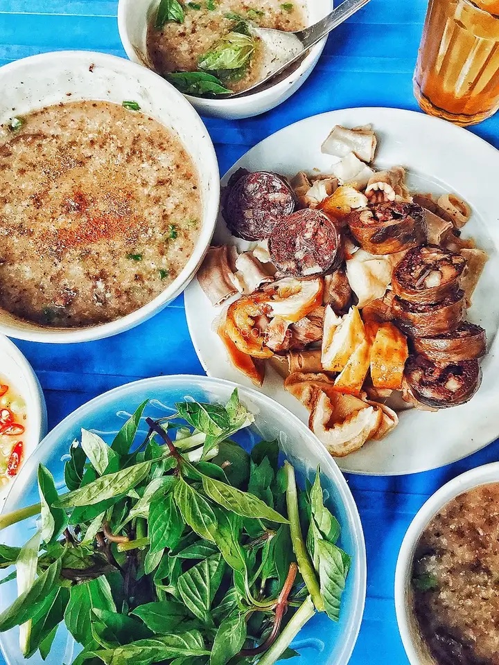 Cháo lòng - 88 Thuốc Bắc, phố cổ