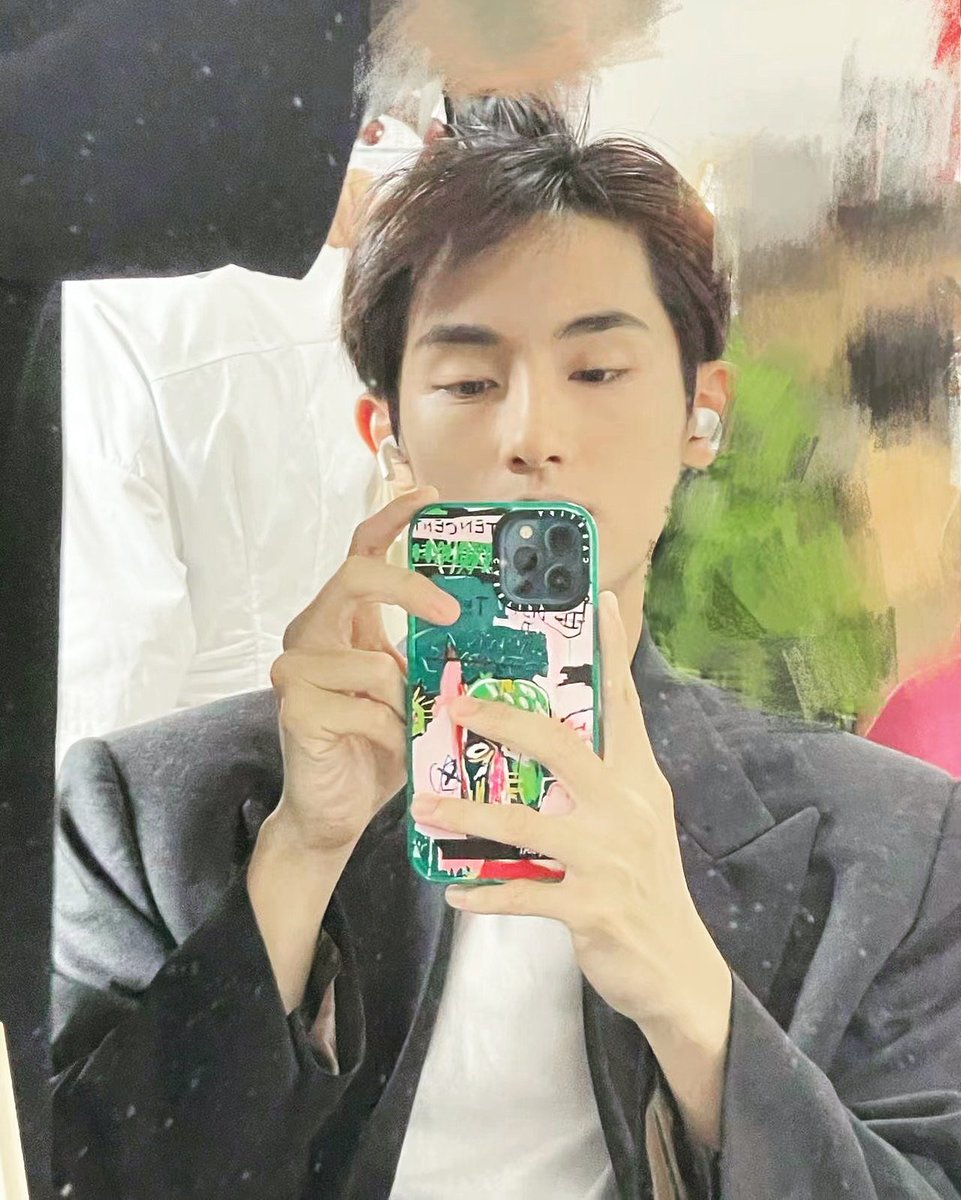 soonyunqi's tweet photo. DONG SICHENG GOOD MORNING https://t.co/R5UJBR2JRp