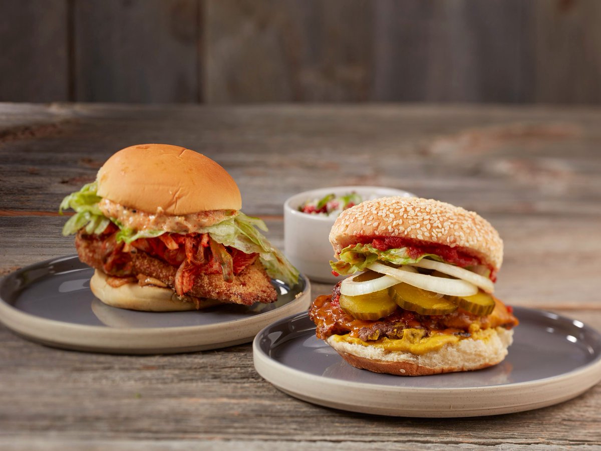 Which would you choose:
Our 2.5oz Beer Smash Burger 
or 
Our Panko Breaded Korean Style Fried Chicken Burger?

#FreshGLB #Burgers #FriedChicken