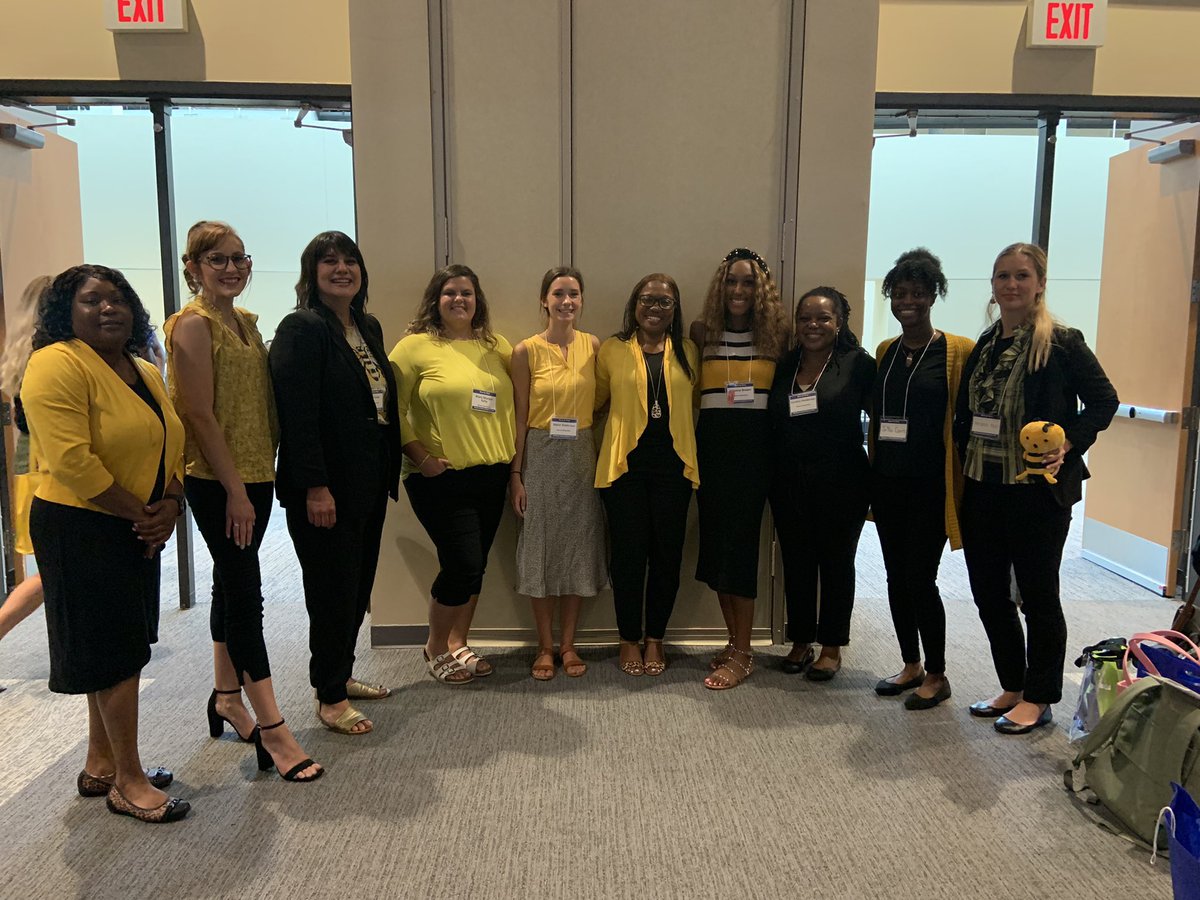 AriannaBEduc's tweet photo. @RichlandTwo #NewtoTwo done the BEEway!! So excited to be a part of the premier school district, especially at the BEEhive! ๐ #ThePremierWay @lonniebnelson https://t.co/48OrcXRp0e