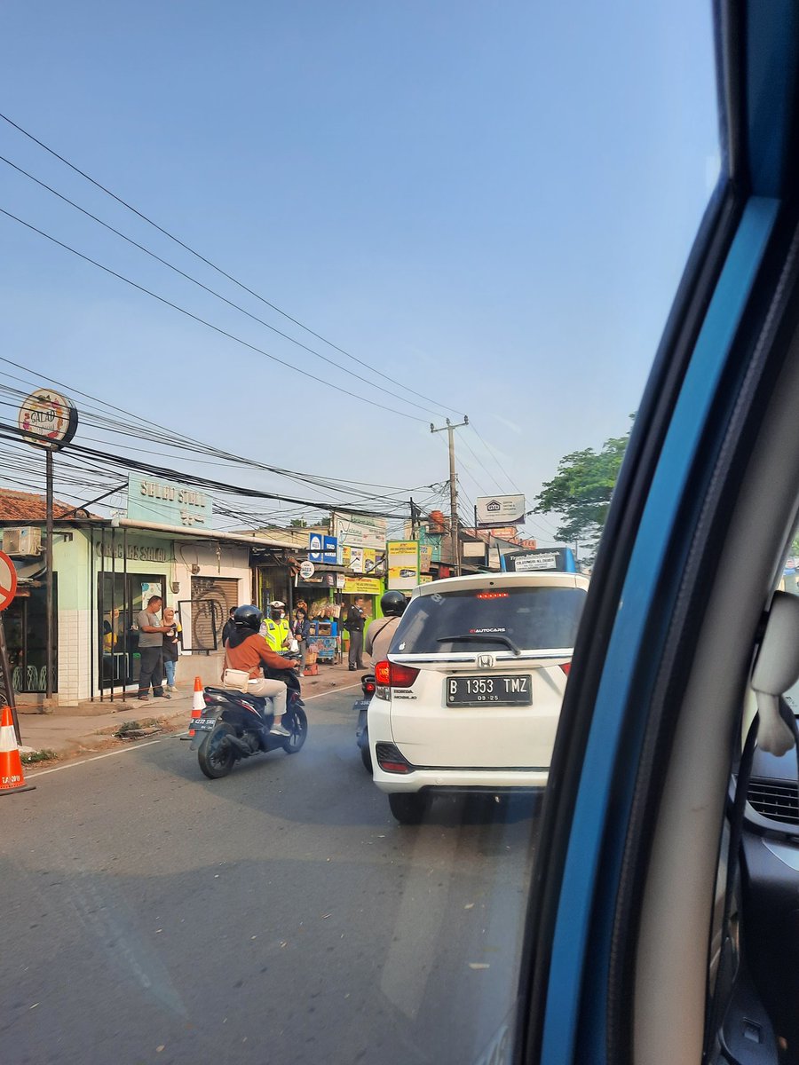 Terima kasih utk kehadiran bapak petugas di pertigaan cikeas cibubur sangat membantu kelancaran lalu lintas. <a href="/RadioElshinta/">Radio Elshinta</a> <a href="/SonoraFM92/">Radio Sonora Jakarta</a>