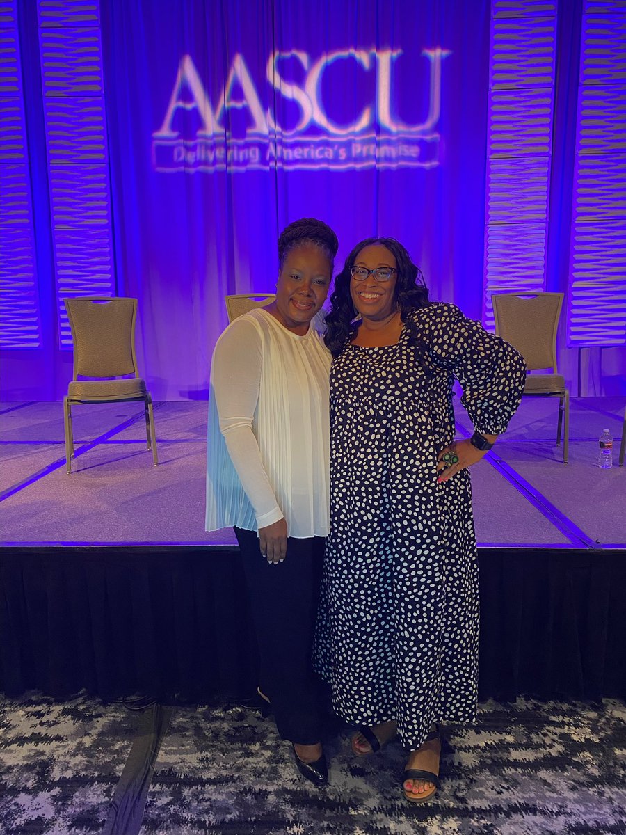 Great times connecting with @AASCU's Assistant Vice President for Student Success @DrJacquieJones at AASCU's #SummerAcademicAffairs meeting.