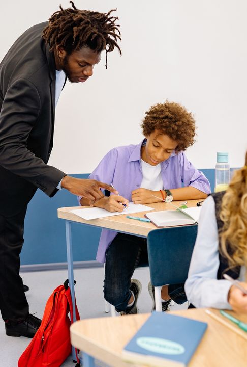Teacher JOB Alert! <a href="/ChiPubSchools/">CPS - Chicago Public Schools</a> Talent Office is hosting a Teacher candidate in-person job fair this Weds.July 27 12-2 PM at <a href="/PMAFirebirds/">Phoenix Military Academy</a>. Connect with school leaders who are hiring for the 2022-23 school year! Please fill out form: bit.ly/3zunrcL #TheBestAreWithCPS