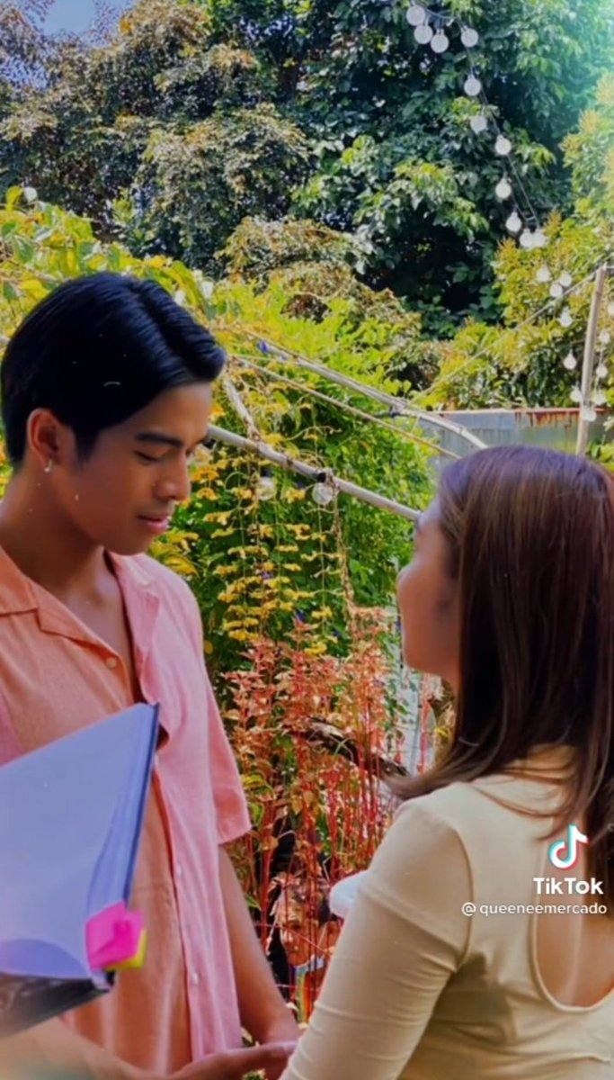 jqxxhzy's tweet photo. uyy tekaa!! kaya nga bagang ma-fall in 52weeks? sya abangann mo ha, bukas na ito 😜 #Queenay #52weekstrending #Jinmacapagal @illbeyourQueen @jinmacapagal_ https://t.co/zF9T0orK6H