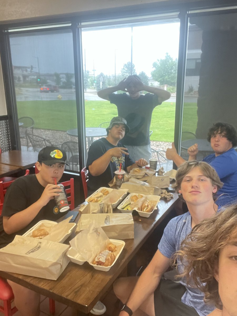 Bulky_Babes tweet media