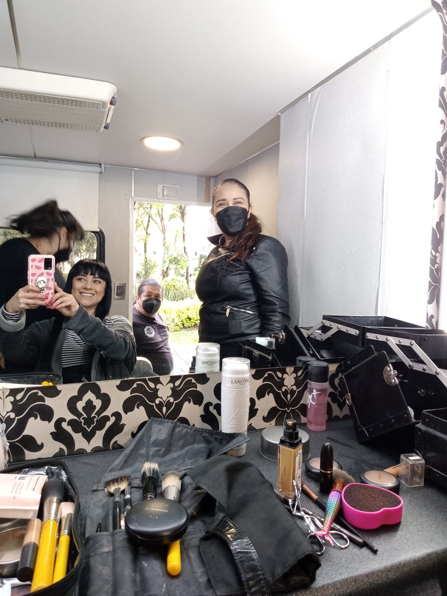 Chiqitadynamite's tweet photo. Trabajando bonito ✨🙏🌻 https://t.co/JLJzXcSIZ9