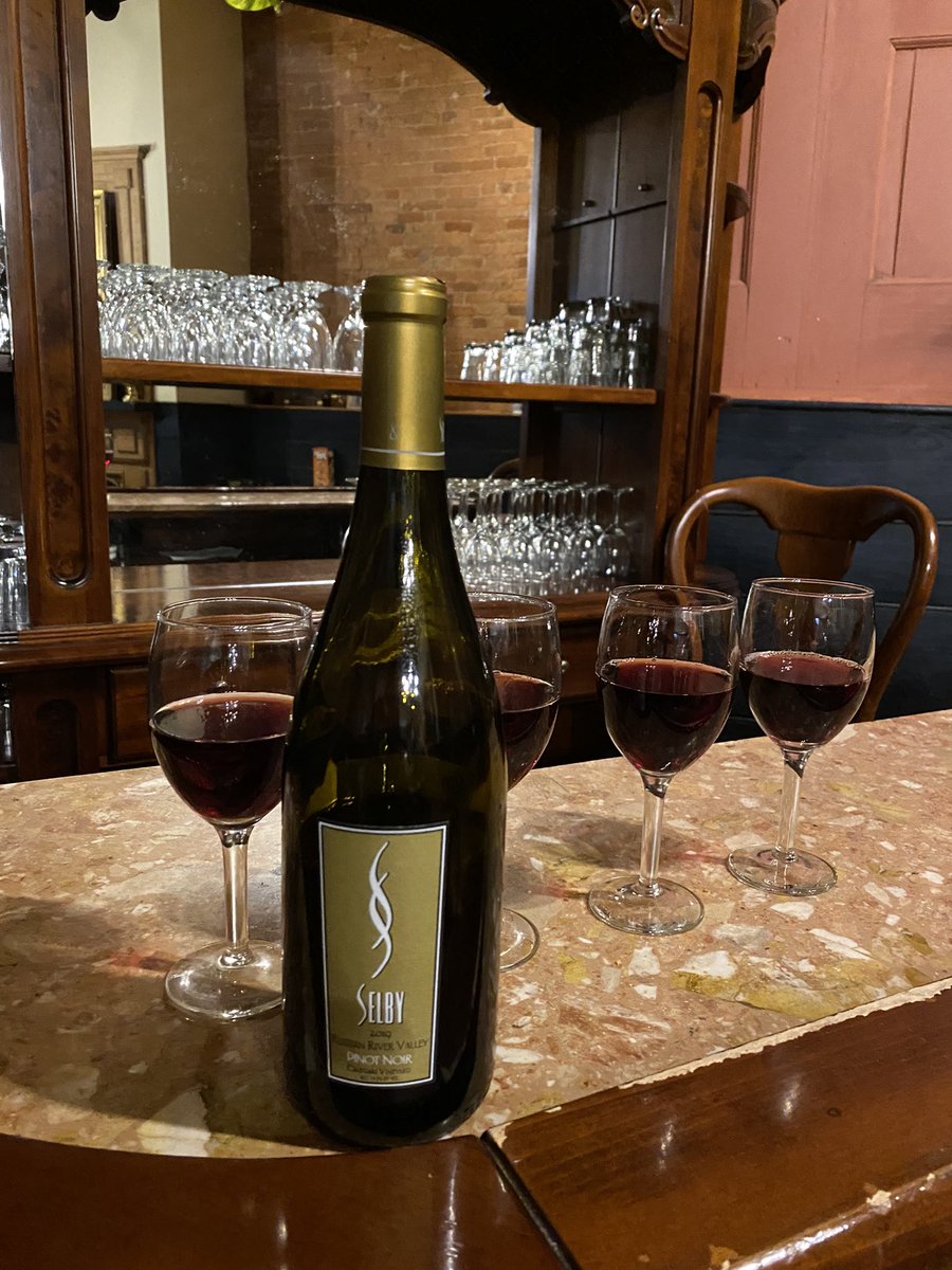 LetsGoWineWalk's tweet photo. So happy to enjoy one of my favorite #PinotNoir wines with family &amp; friends in Winston-Salem, NC, #Charleston &amp; #Savannah! @SelbyWinery ships (almost) everywhere and pairs great with #pimentocheese…among many other things! Cheers &amp; enjoy!! 🍷👍😘 https://t.co/WMyHu3khxq