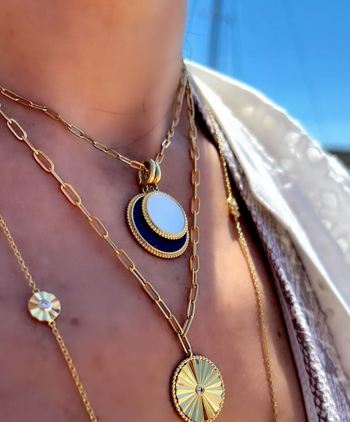 Be a stunner with our chic, timeless and versatile gold necklaces

gabrielny.com/product/14k-wh…

#goldnecklace #goldjewelry #goldpendant #pendantnecklace #statementjewelry #layeringnecklace