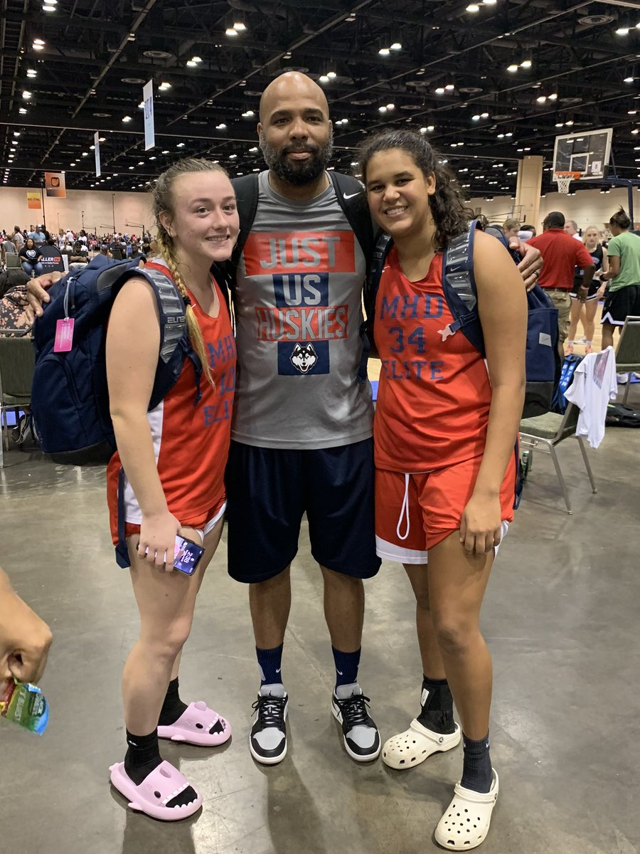 #BitterSweet I played my last AAU game today and though it didn’t end with the Championship we had a great last run <a href="/34Dezaray/">Dezaray Bright</a> I will forever be grateful to my team <a href="/MHDELITE/">MHD ELITE BASKETBALL</a> but especially to the best coach out there <a href="/CoachMikeNofOP/">Michael Nesmith</a> <a href="/PGHFlorida/">Prep Girls Hoops Florida</a> <a href="/underscouted/">underscouted</a> <a href="/1on1YourShotOn1/">1 on 1 ... Your Shot On Your Terms</a>