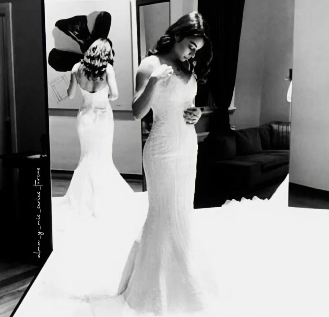 güzel gelin 😍👰

#𝑨𝒚ç𝒂𝑨𝒚ş𝒊𝒏𝑻𝒖𝒓𝒂𝒏