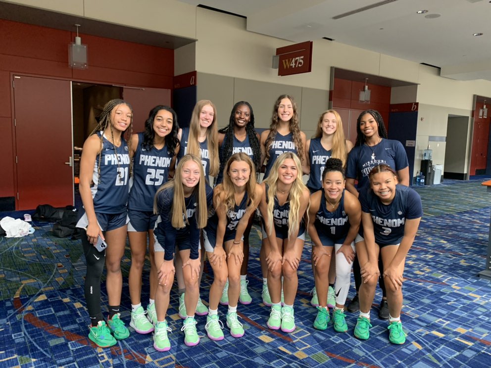 juliacoleman23's tweet photo. here’s to the best summers of my life. i couldn’t ask for a better experience. thank you @MissouriPhenom for giving me the chance to play EYBL and giving me the chance to gain new bonds through these past few years. aau will always have a special place in my heart ❤️ https://t.co/7ZGHxKEXMO
