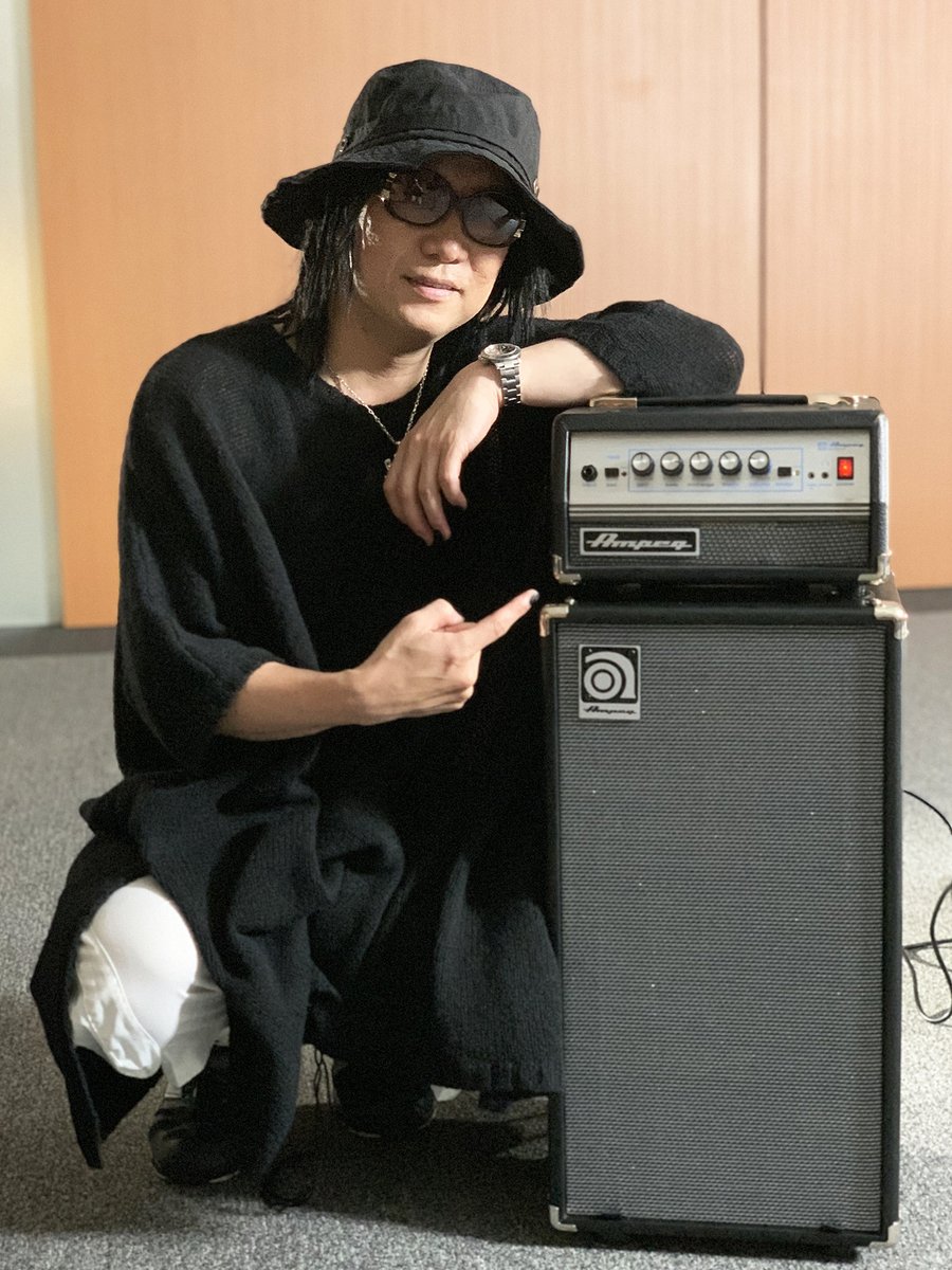 Ampeg_jp's tweet photo. \ウエノコウジさんやMASAKIさんも一目置く👍/
長年SVTを愛用してきたからこそ認めるルックスとサウンド。 #ウエノコウジ さん #MASAKI さんも 「いいネ!」と評する小型スタック #Ampeg #MicroVR 🥰ステージでも自宅でも。
Micro-VR 🫴 https://t.co/RSLIKj8ILZ https://t.co/H6HDDUIjgg
