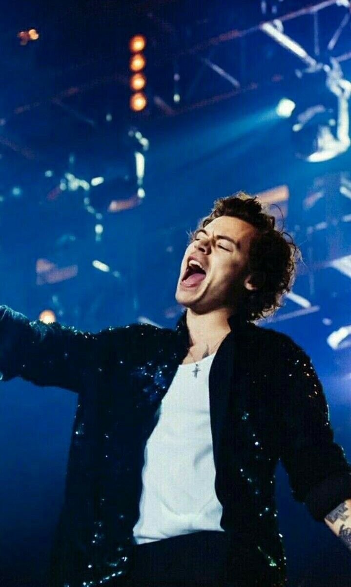 jajajajjajajavi's tweet photo. Esto denuevo… pero dos veces 🌝🤭 #newdateLOTChile #LOTChile30noviembre @dgmedioschile @Harry_Styles @HSHQ https://t.co/J6eilmAloC