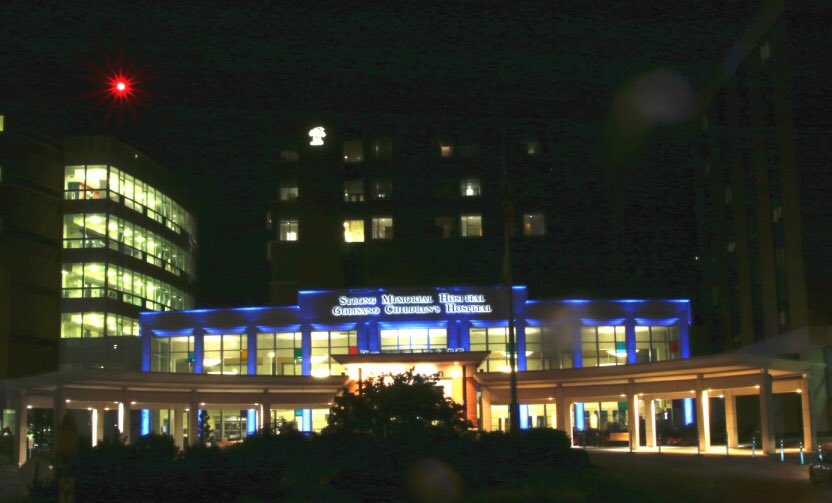Our Strong Memorial Hospital is lit in blue to honor the memory of <a href="/RochesterNYPD/">Rochester NY Police</a> Officer Anthony “Tony” Mazurkiewicz, who died in the line of duty. Join us in prayer for an end to gun violence. #HAV