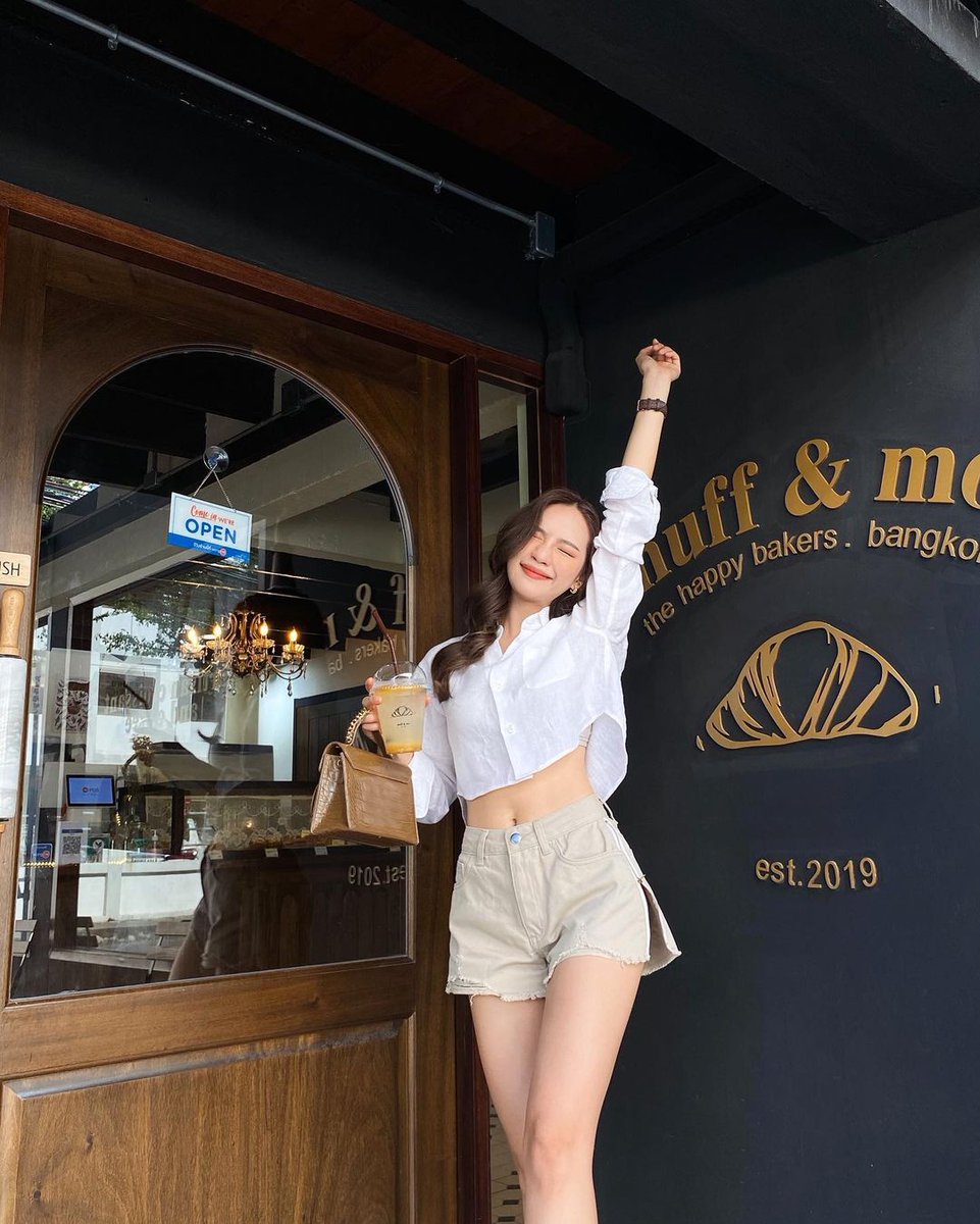 gceuliz's tweet photo. ᅠ
ᅠ
Kalau udah jajan tuh bawaannya happy, walaupun akhir bulan 💁🏼‍♀️ᅠᅠ
 ᅠᅠ ᅠᅠᅠ
 ᅠᅠ ᅠ https://t.co/Q0vT9MQ1q0