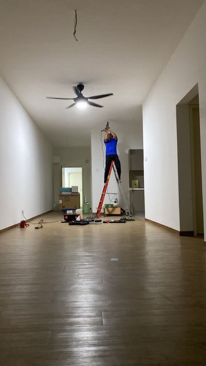 Good morning. Demi mencari sesuap nasi🥰