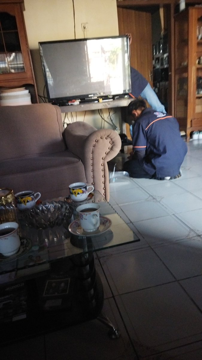 WifimalangFM's tweet photo. Mimin Kawal sampe pemasangan buat Cust Setia mimin 😍😍😍
#firstmedia #firstmediamalang #wifimalang #internetmalang #wifimurah #wifimurahmalang https://t.co/BBMCjUaYNW