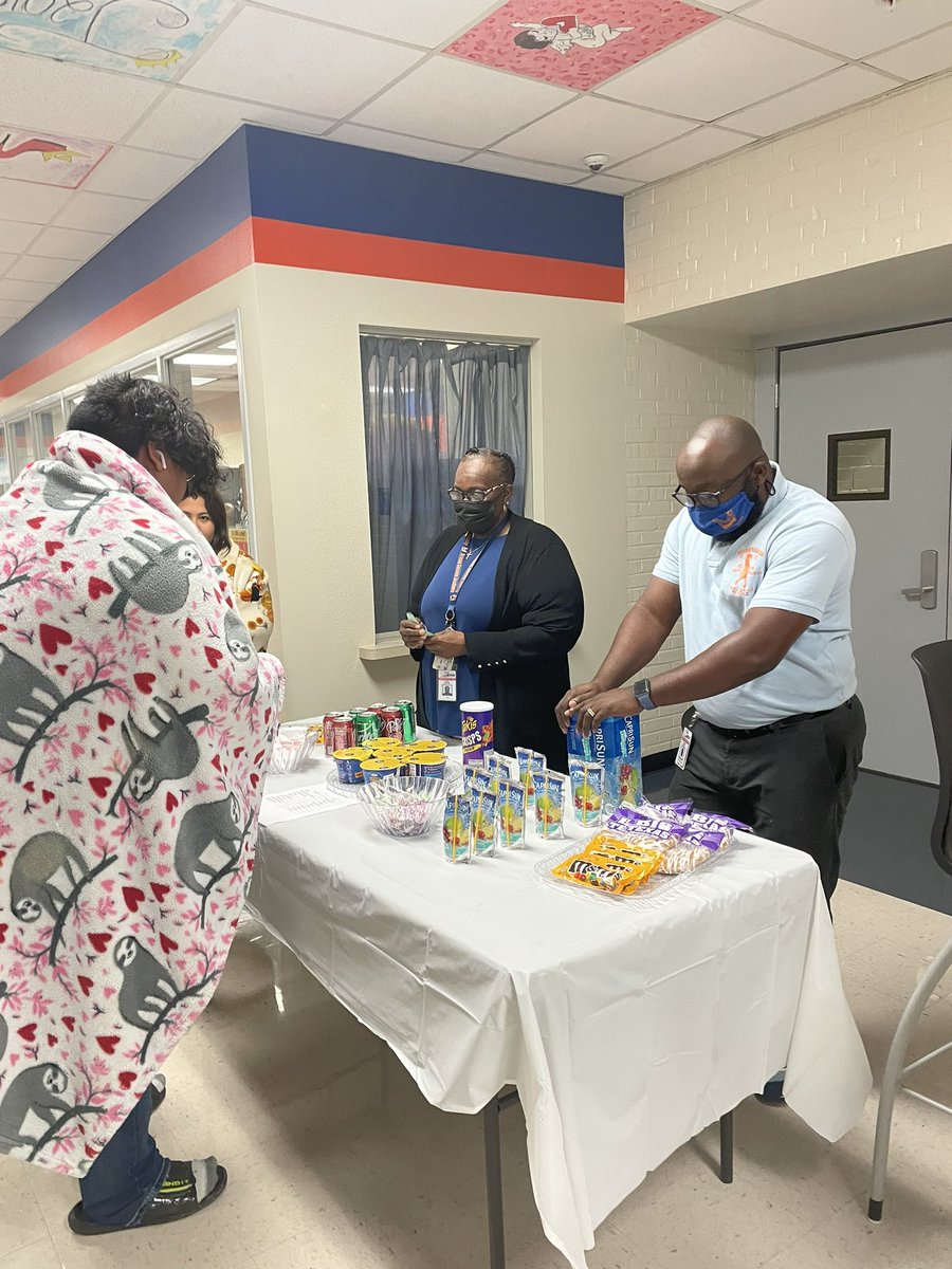 Thristle Gibson tweet media