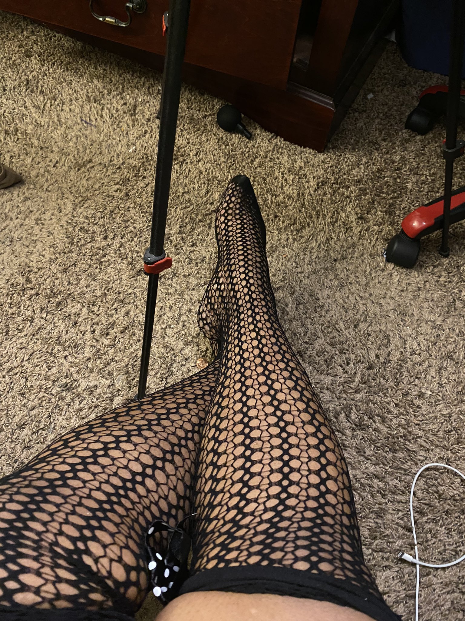 Tell me how sexy my legs are you fuckin pig better yet cash app me femdom Findom paypig cashcow humanatm https://t.co/QOUHlw08zF
