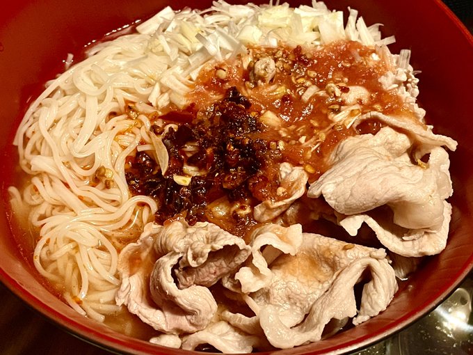 茹で豚とネギのトマトスープ素麺
昨日のトマトスープがすこし残ったので、冷やして素麺
今の季節、豚しゃぶ肉うまい… 