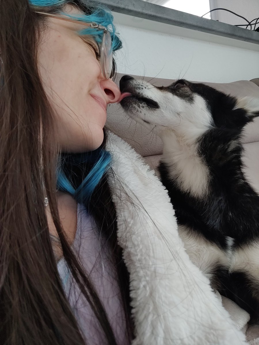 Staring contest with my dog Blue https://t.co/Laq5dkSutA