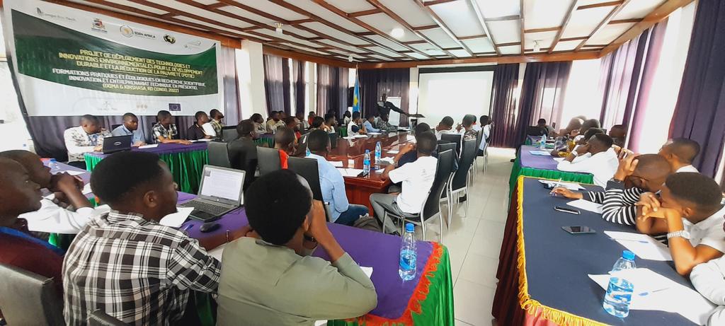 Jour2: session sur les déchets et énergie durable #RDC. 
Journée de l´innovation.
L´innovation est un élément très important chez l´entrepreneur.
Elle lui permet d´impacter positivement en apportant de solutions aux problèmes communautaires.
#PDTIE <a href="/IFDD_OIF/">IFDD</a> #ODD <a href="/objectif2030/">Objectif2030</a>