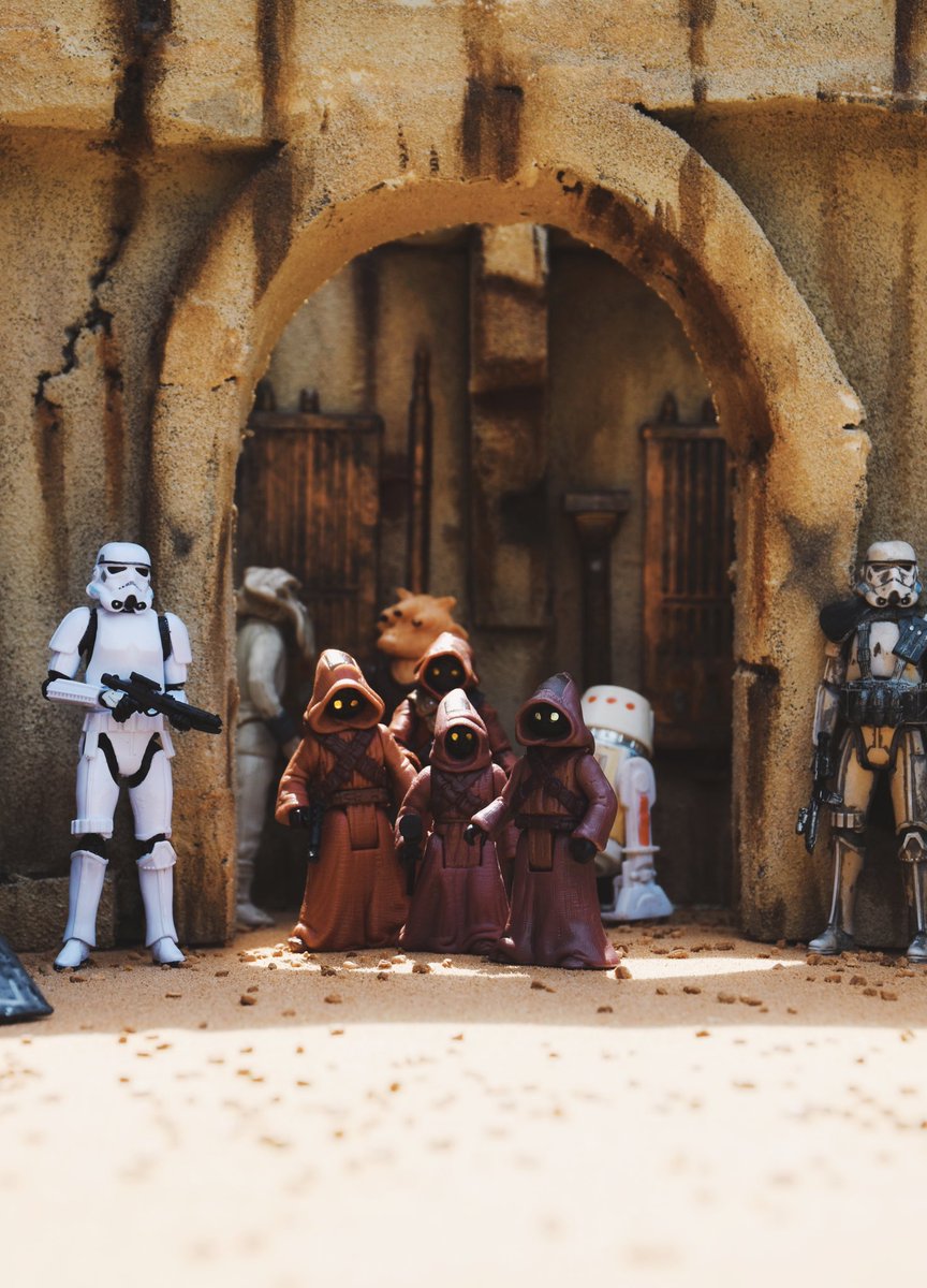 ReadFiveDesigns's tweet photo. Jawas

#readfivestandingby #starwars #kenner #hasbro #starwars375 #starwarspics #toyphotography #hasbrostarwars #vintagestarwars  #TPOTF #tvc #thepoweroftheforce #originaltrilogy #jawa #jawas #Utinni #kennerstarwars https://t.co/wCkFzEqqgj