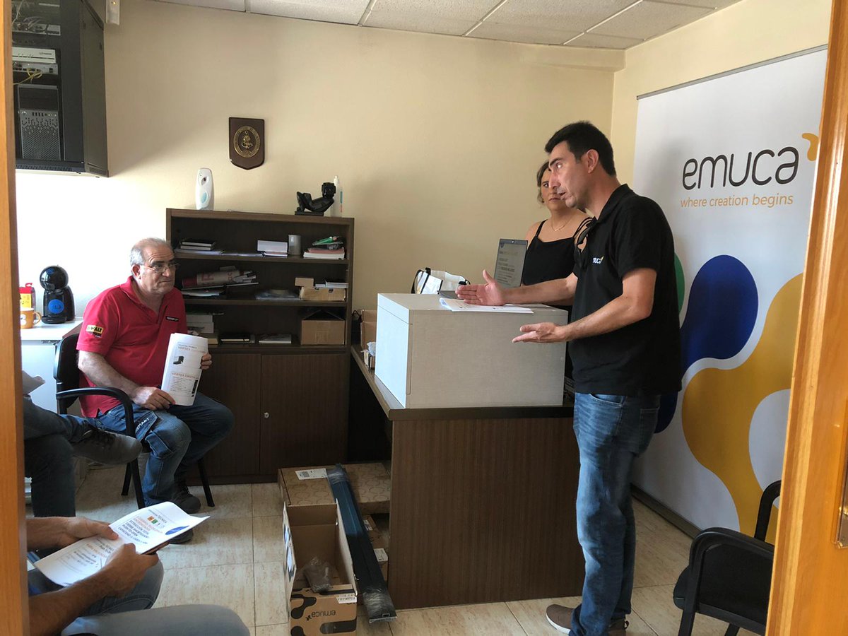 FerremartCT's tweet photo. El pasado viernes el equipo de FERREMART asistió a la formación que impartió Emuca en nuestra ferretería.
La profesionalización y especialización de nuestros dependientes es un pilar básico en el funcionamiento y enfoque comercial.
#emuca #formación #ferretería #cartagena https://t.co/nUAzpyI1uh