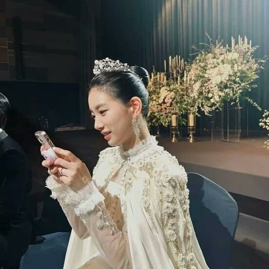 btszybaeby's tweet photo. THE NATION'S FIRST LOVE OF KOREA, #BAESUZY 
THE LONG TIME HOLDER TITLE CF QUEEN, #BAESUZY 
THE ANGEL OF DONATION #BAESUZY 
THE MOST PRETTIEST GIRL IN THE UNIVERSE #BAESUZY 
THE ICON OF BAEKSANG ARTS AWARDS #BAESUZY THE ADMIRABLE AND VERSATILE ACTRESS #BAESUZY https://t.co/C20jQxBFvF
