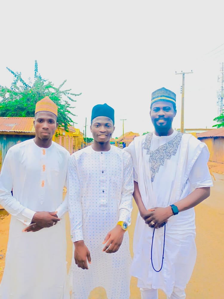 FreshrouN's tweet image. Asbahal khair