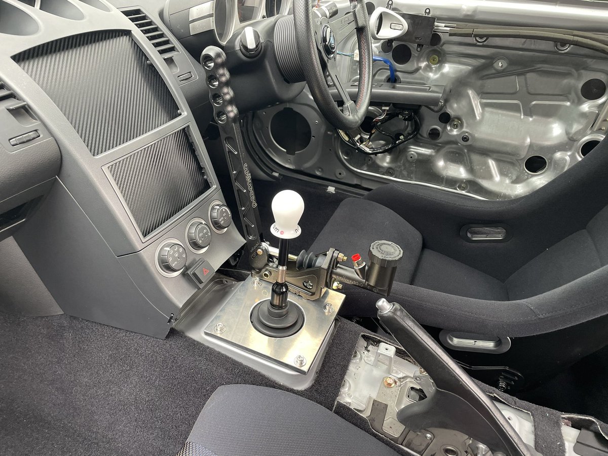 油圧サイド　jzx シルビア　z33 Z33に油圧サイドレバー取付け レバーのマウントプレートは製作