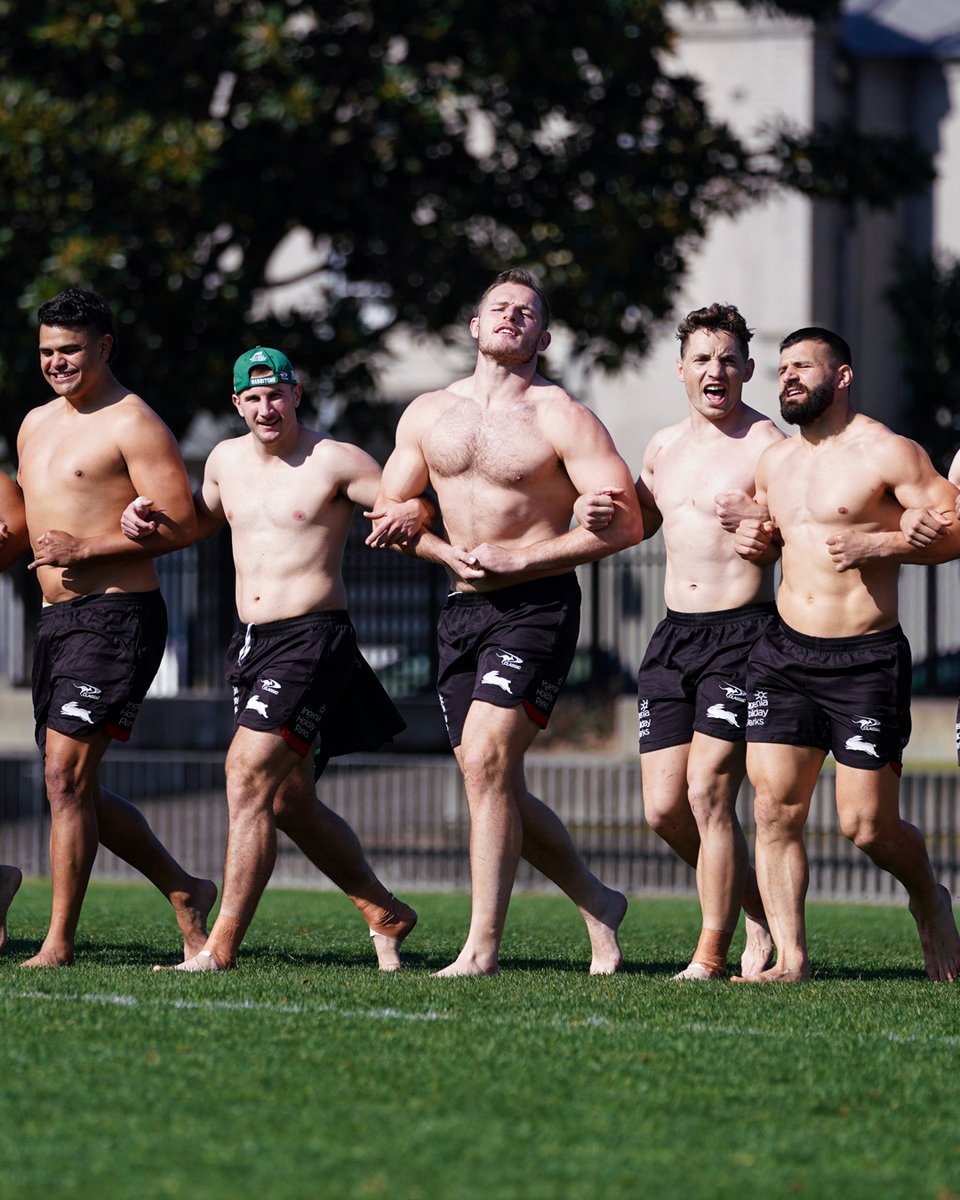 SSFCRABBITOHS's tweet image. Gotta get those rays while you can... 😎☀️🐇❤️💚
#GoRabbitohs #SlipSlopSlap