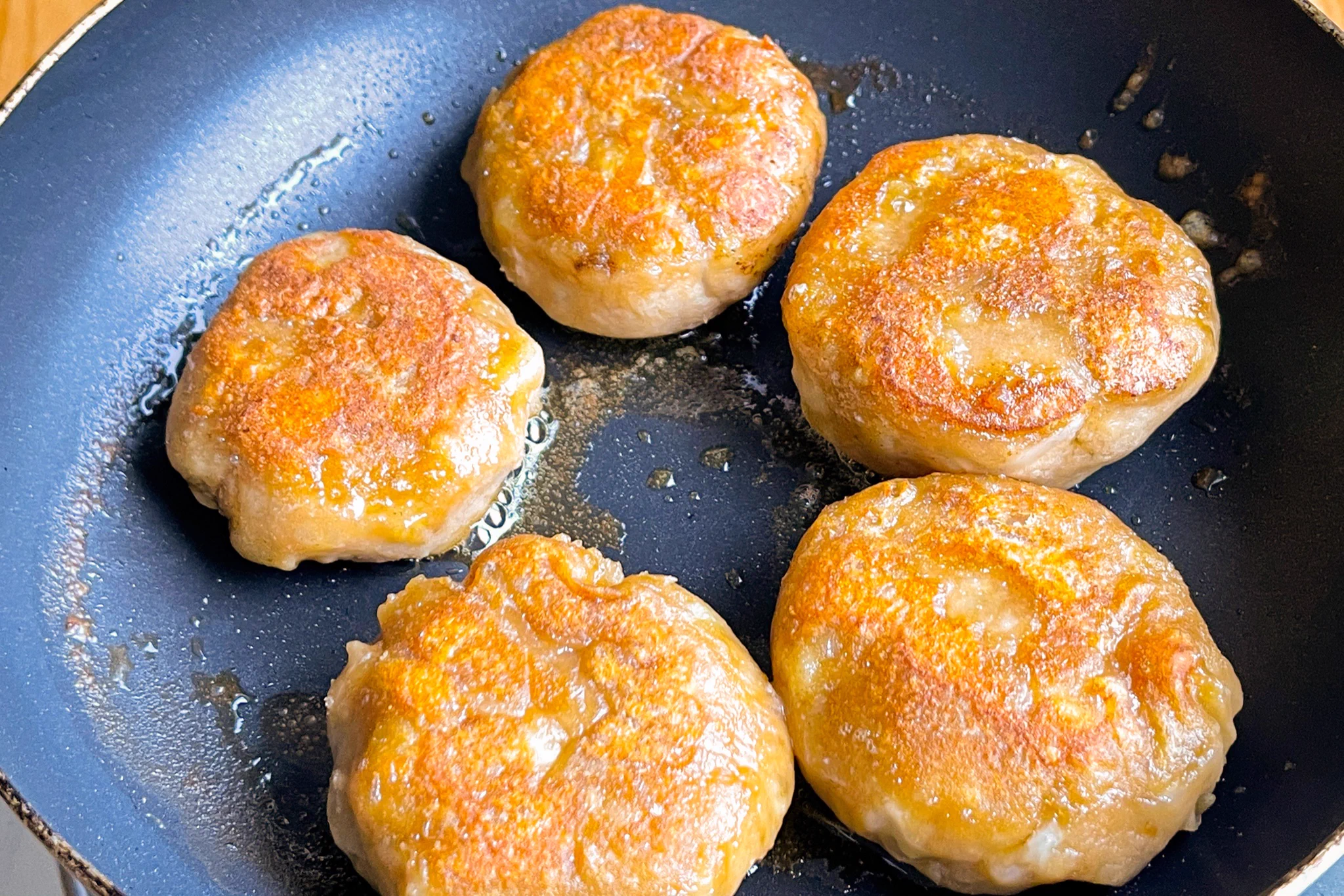 おやつやおつまみにいかが？とろっとチーズがたまらない、チーズいももち。