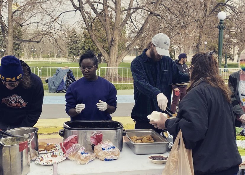 Calling all Cooks: 👩🏾‍🍳 MutualAidMonday is in need of more folks who are able to donate hot food on Monday nights. You can bring your favorite dish. Drop it off or stay to help serve. Your chef skills are desperately needed. Message us if you have any questions.👨🏻‍🍳